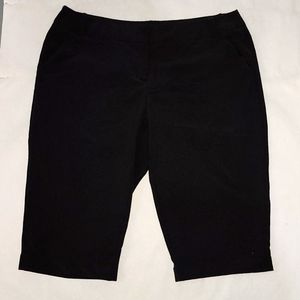 Womens Worthington size 22 Capri Pants, black with pockets